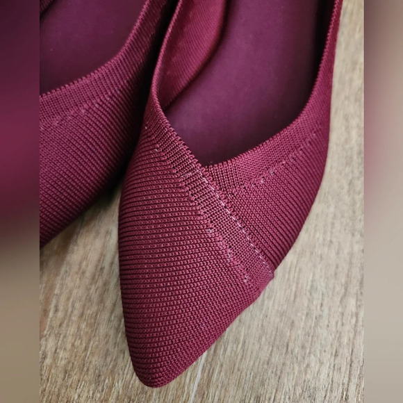 MIA Burgundy Pointed Flats - Picture 2 of 9